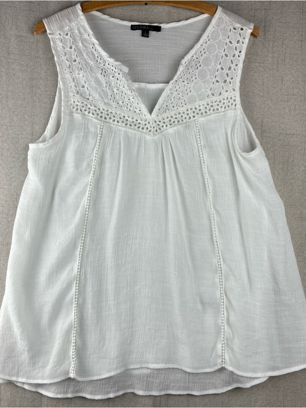 White Eyelet Crochet Gauze Sleeveless Blouse Embroidered Lace Shirt Lined Tank L